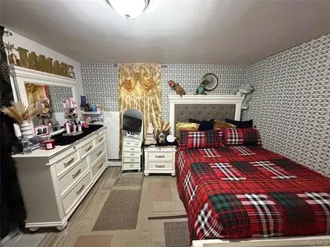 33 Washington Avenue Deer Park NY 11729