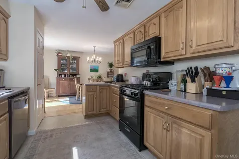 860 Route 284 Westtown NY 10998