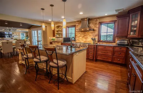 55 Wynn Court Muttontown NY 11791
