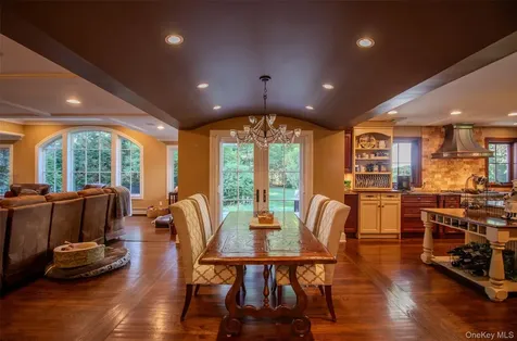 55 Wynn Court Muttontown NY 11791