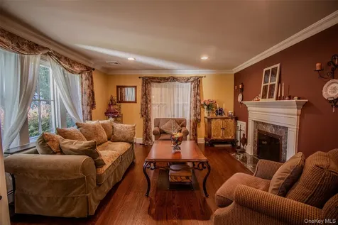 55 Wynn Court Muttontown NY 11791