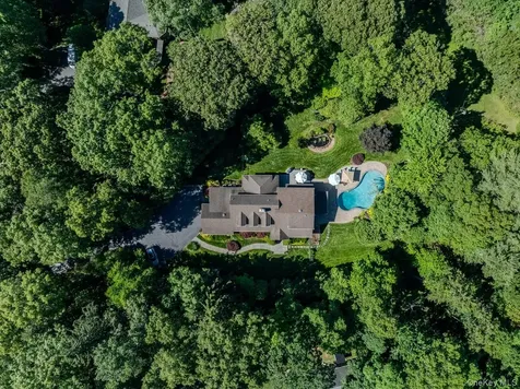 55 Wynn Court Muttontown NY 11791