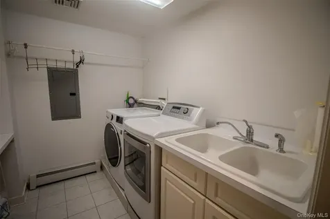 55 Wynn Court Muttontown NY 11791