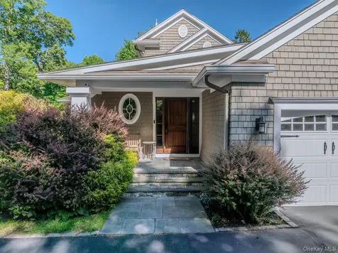 55 Wynn Court Muttontown NY 11791