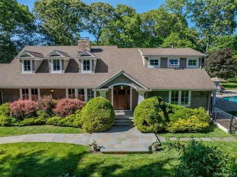 55 Wynn Court Muttontown NY 11791