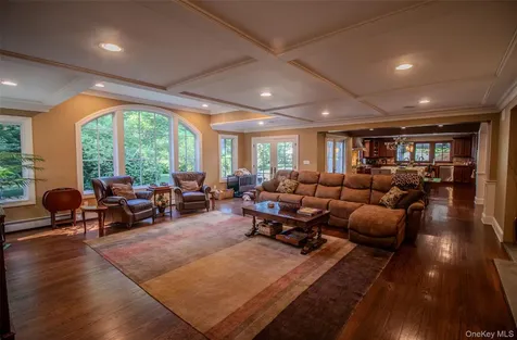 55 Wynn Court Muttontown NY 11791