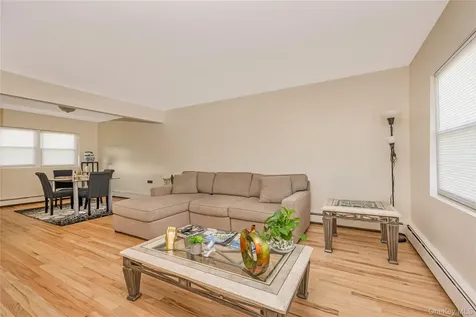 28 Baldwin Street Farmingdale NY 11735