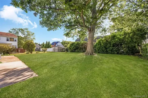 28 Baldwin Street Farmingdale NY 11735