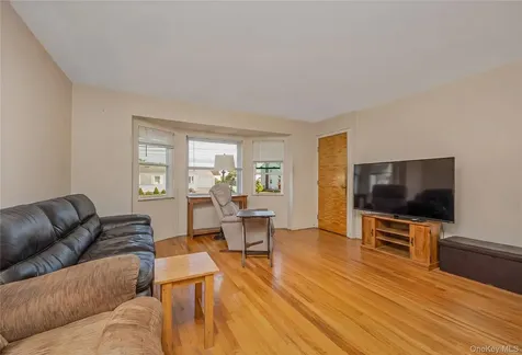 28 Baldwin Street Farmingdale NY 11735