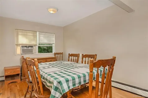 28 Baldwin Street Farmingdale NY 11735