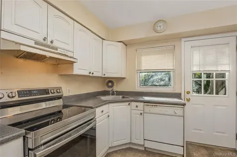 28 Baldwin Street Farmingdale NY 11735