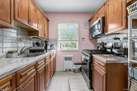 87-29 Marengo Street Holliswood NY 11423