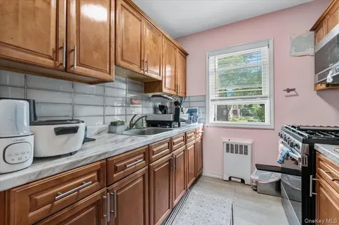 87-29 Marengo Street Holliswood NY 11423