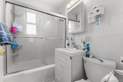 87-29 Marengo Street Holliswood NY 11423