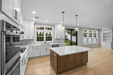 21 Devon Road Bethpage NY 11714