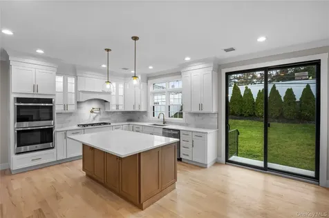 21 Devon Road Bethpage NY 11714