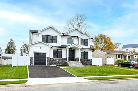 21 Devon Road Bethpage NY 11714
