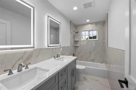21 Devon Road Bethpage NY 11714