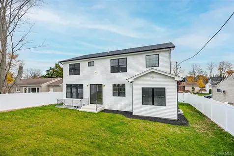 21 Devon Road Bethpage NY 11714