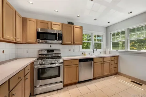 21 Brookridge Court Rye Brook NY 10573