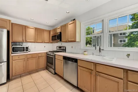 21 Brookridge Court Rye Brook NY 10573
