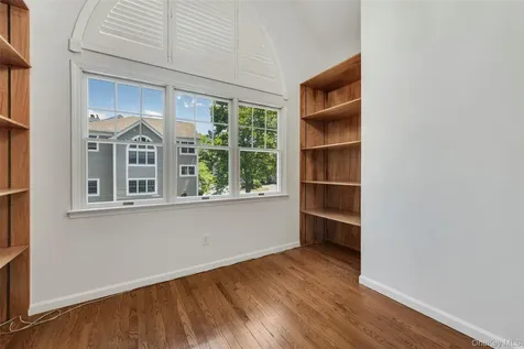 21 Brookridge Court Rye Brook NY 10573