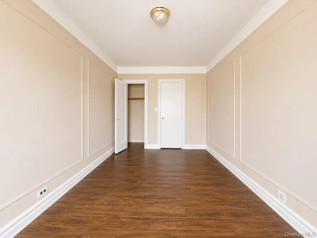 700 Oakland Place Bronx NY 10457