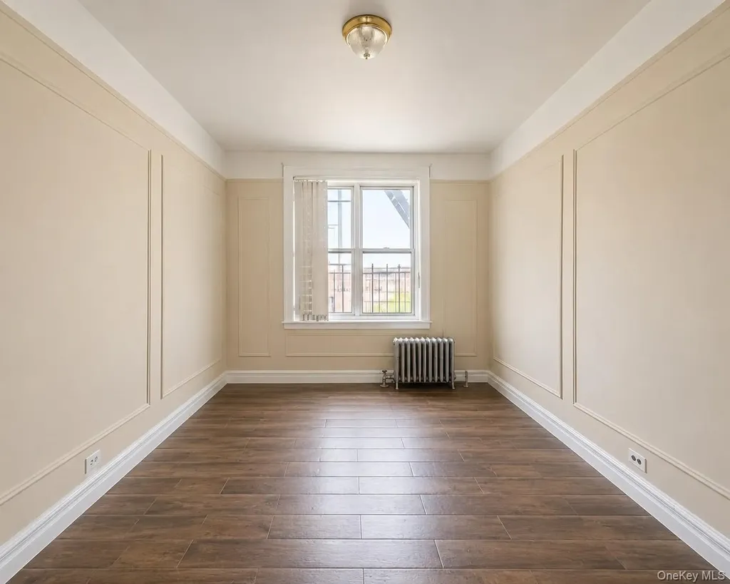 700 Oakland Place Bronx NY 10457