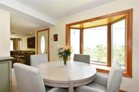 3 Joy Drive Manhasset Hills NY 11040