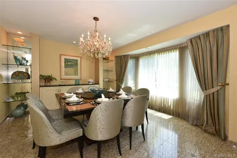 3 Joy Drive Manhasset Hills NY 11040