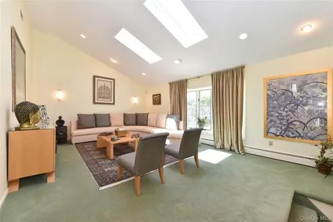 3 Joy Drive Manhasset Hills NY 11040