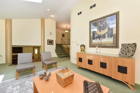 3 Joy Drive Manhasset Hills NY 11040