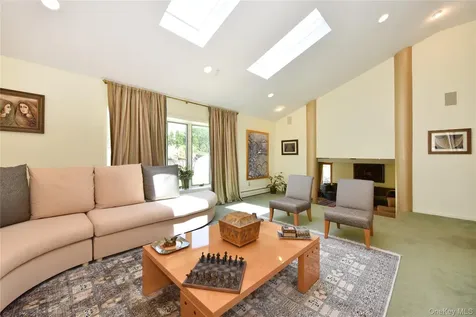 3 Joy Drive Manhasset Hills NY 11040