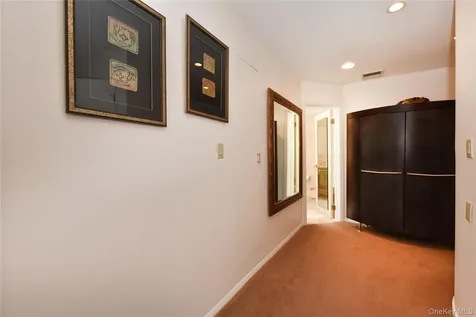 3 Joy Drive Manhasset Hills NY 11040