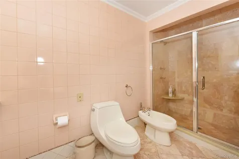 3 Joy Drive Manhasset Hills NY 11040