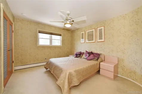 3 Joy Drive Manhasset Hills NY 11040