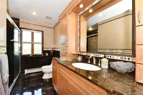 3 Joy Drive Manhasset Hills NY 11040