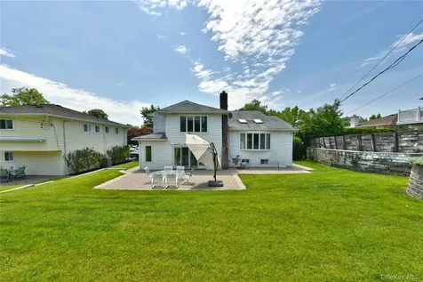 3 Joy Drive Manhasset Hills NY 11040