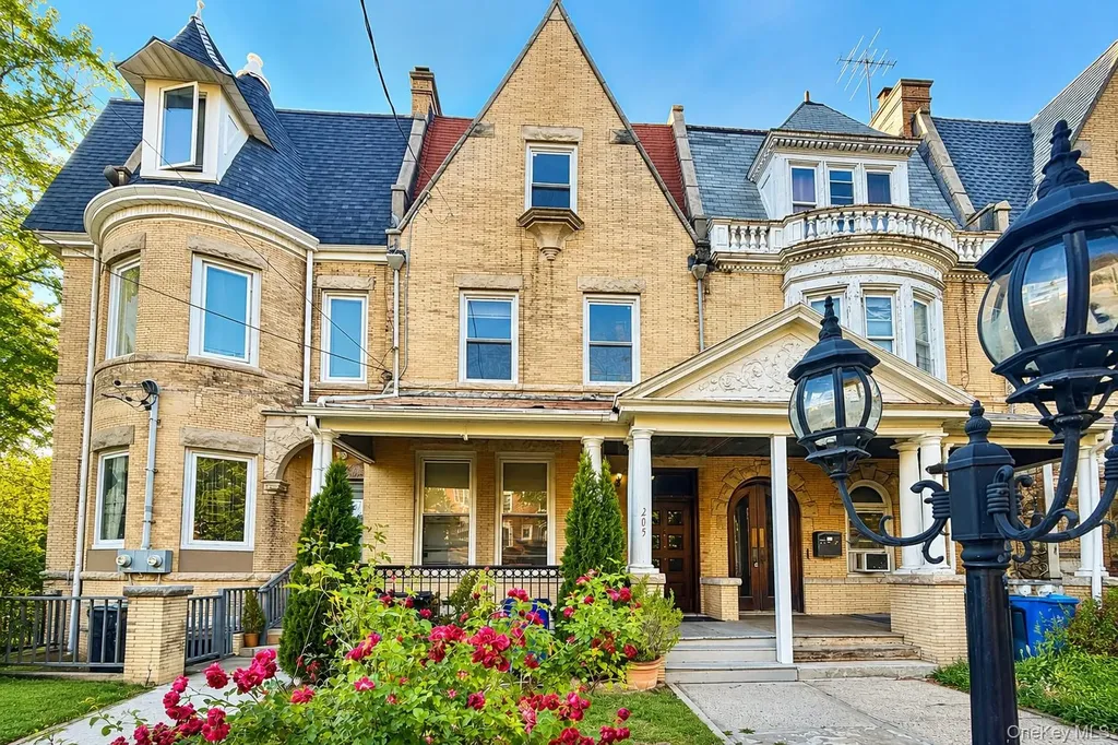 205 E Prospect Avenue Mount Vernon NY 10550