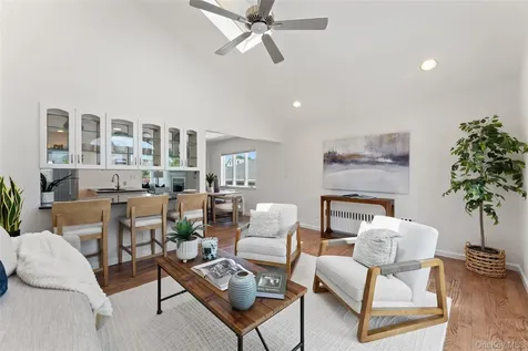 78 Bradley Road Scarsdale NY 10583
