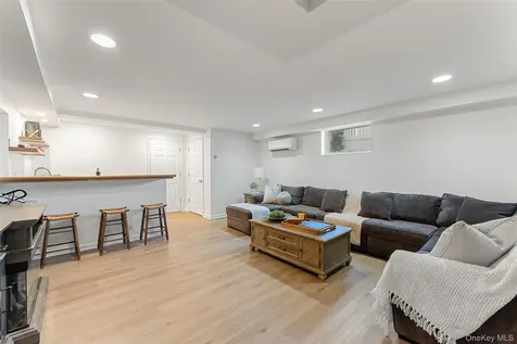 78 Bradley Road Scarsdale NY 10583