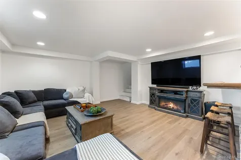 78 Bradley Road Scarsdale NY 10583