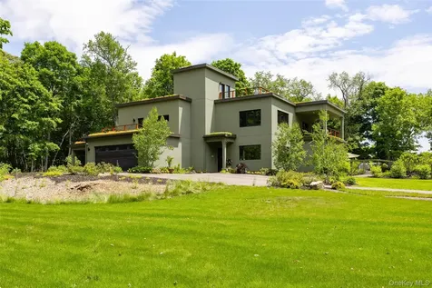 215 Smith Road Poughkeepsie NY 12603