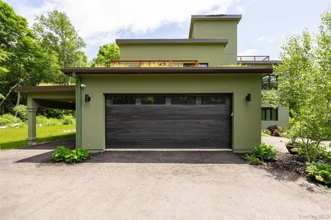 215 Smith Road Poughkeepsie NY 12603