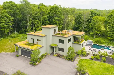 215 Smith Road Poughkeepsie NY 12603