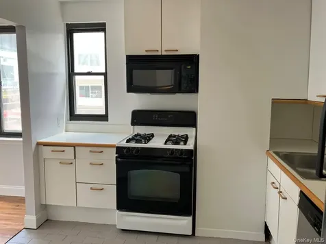 10 Cottage Place White Plains NY 10601