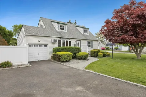 2 Dorset Lane South Farmingdale NY 11735