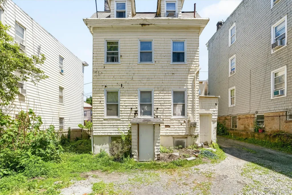 132 Webster Avenue Yonkers NY 10701