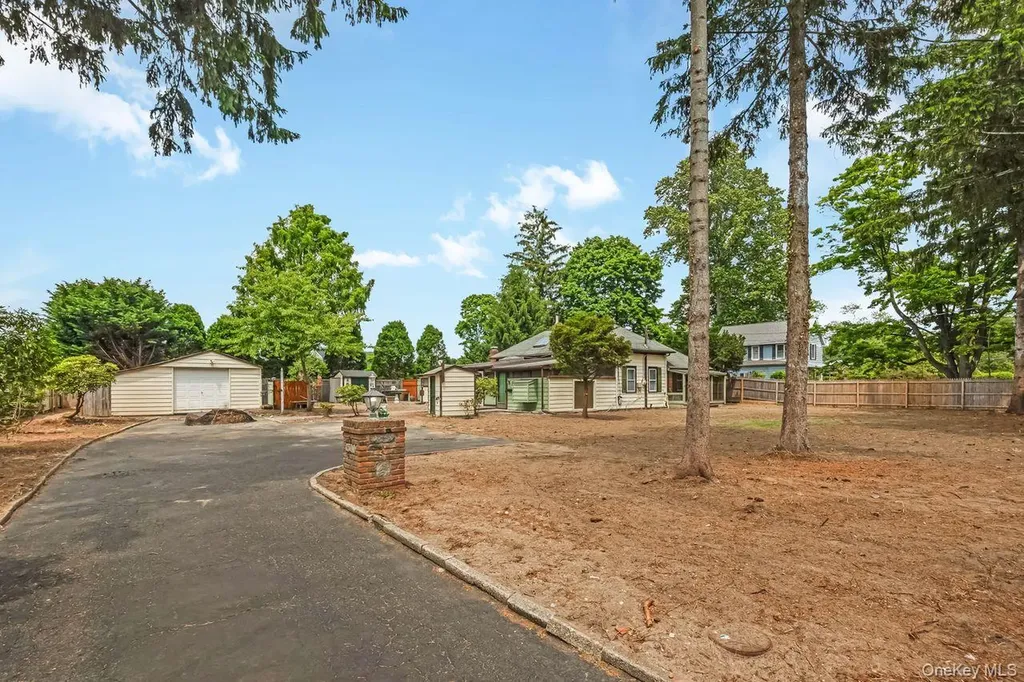 845 Karshick Street Bohemia NY 11716