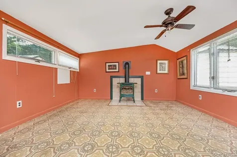 845 Karshick Street Bohemia NY 11716